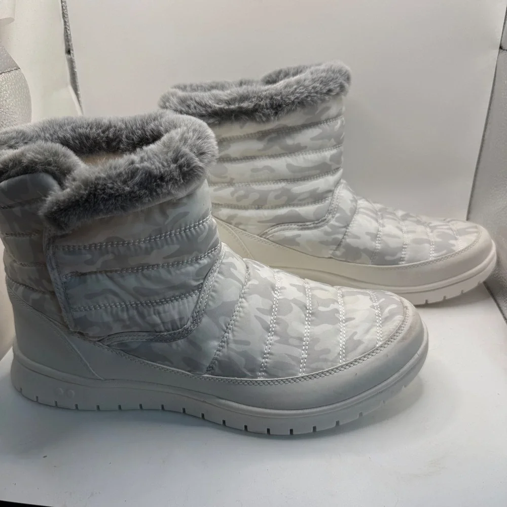 Ryka Suzy Women Winter Boots Grey White Camo‎ Faux Fur Trim Quilted Puffer Sz 11